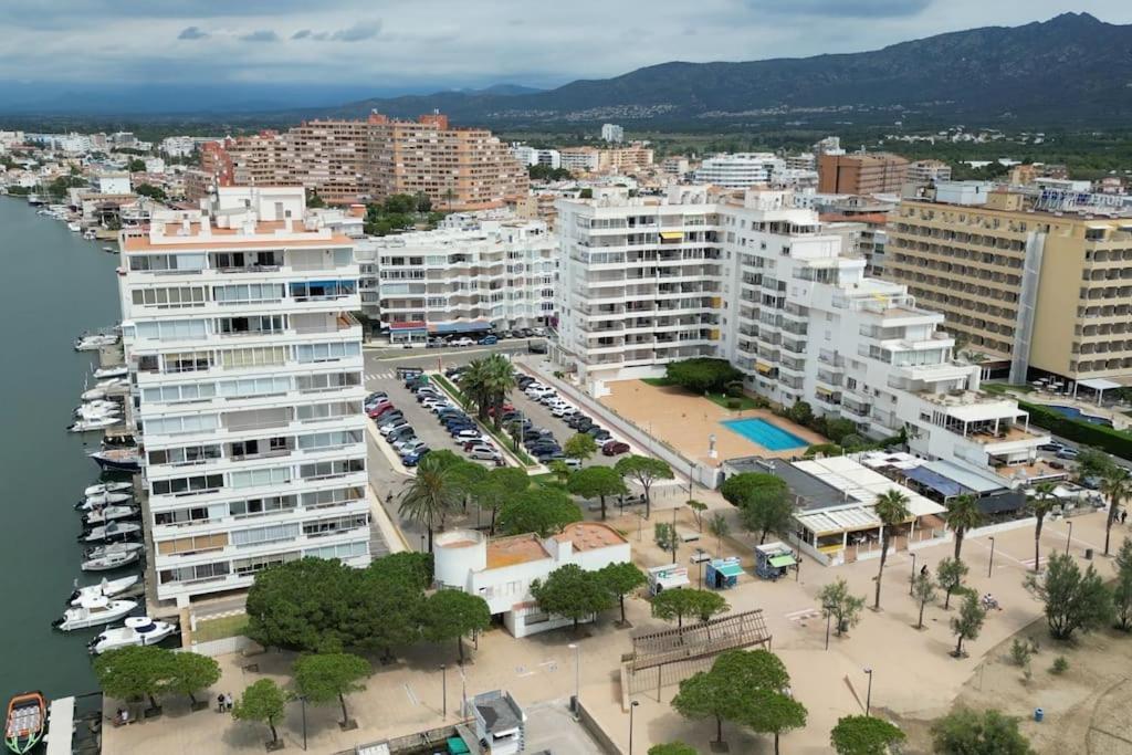 רוזס Spacieux Appartement Rose Front Mer Et Piscine מראה חיצוני תמונה